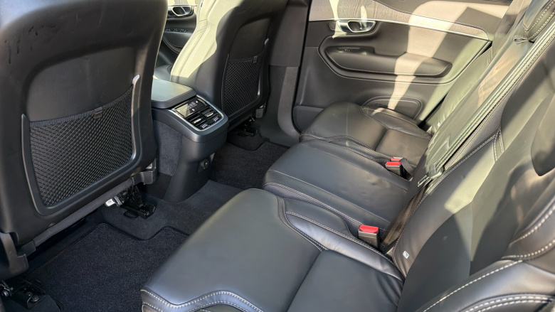 Volvo XC90 2.0 B5P Plus Edition Dark 5dr AWD Geartronic Petrol Estate